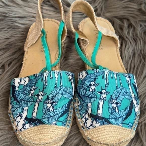 EUC Talbots Ivy Canvas Espadrille Flats in Jungle Botanical Size 6.5 - Picture 3 of 9